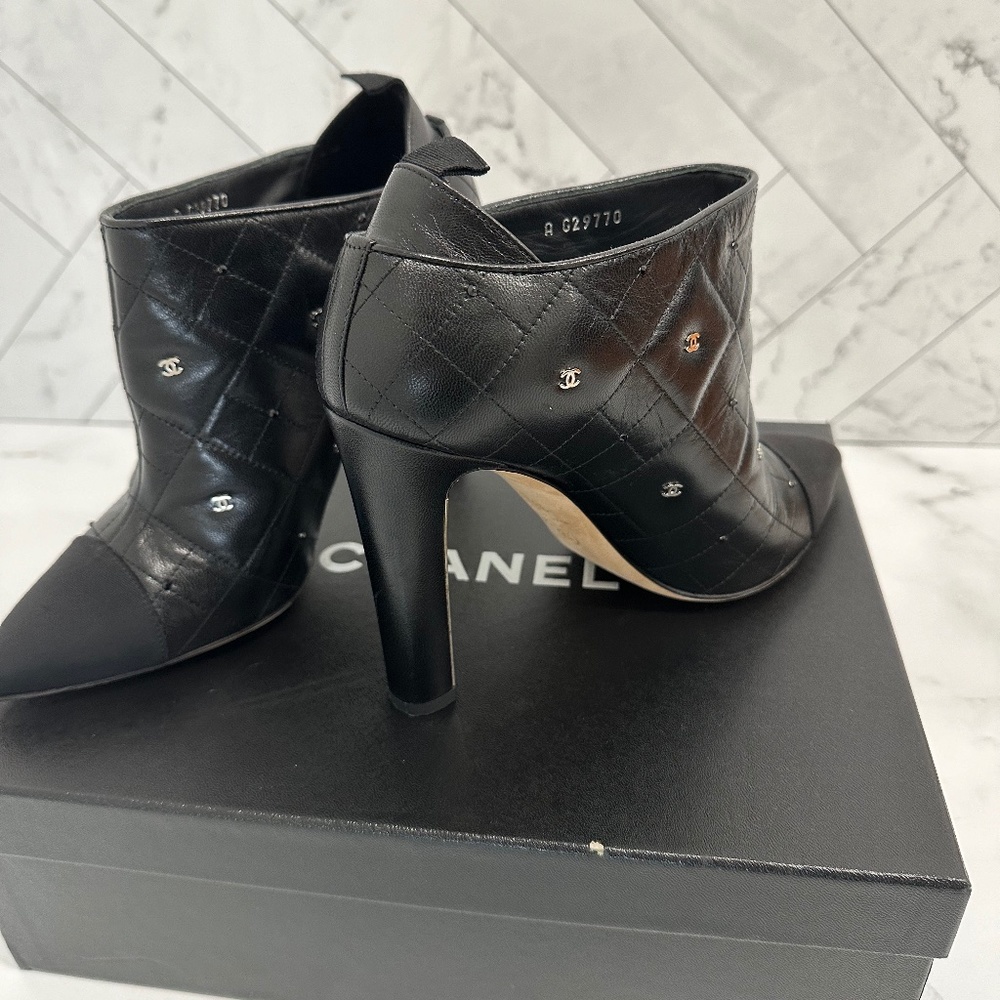 CHANEL SHORT BOOTS BLACK 94305 SIZE 38.5 - Picture 3 of 10